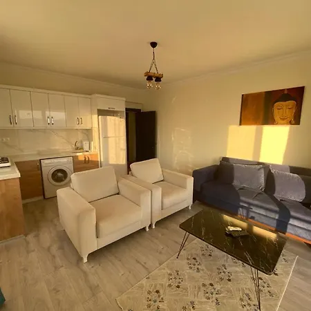 Azize فتحية